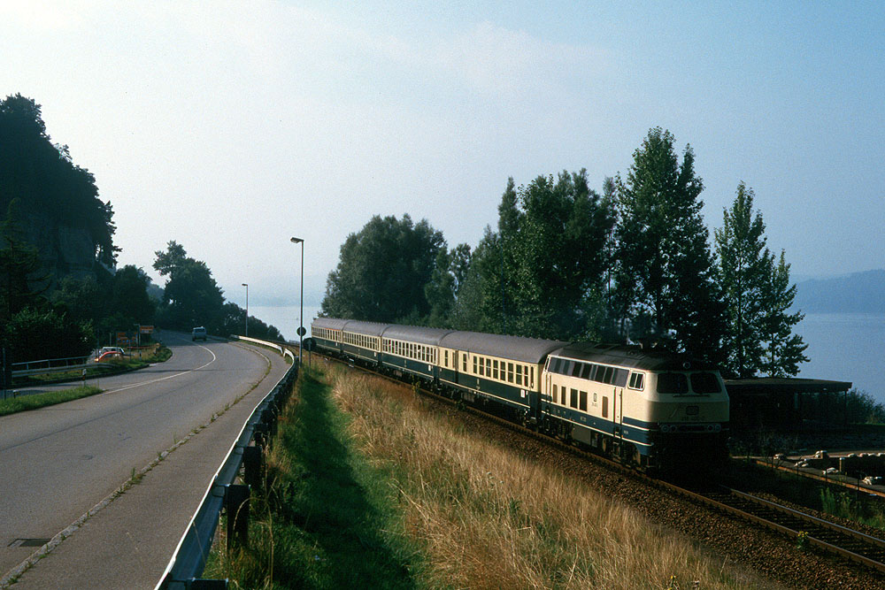 https://www.eisenbahnfotograf.de/datei/August 1986/1220204 DB 218400 Ueberlingen 7.8.86.jpg